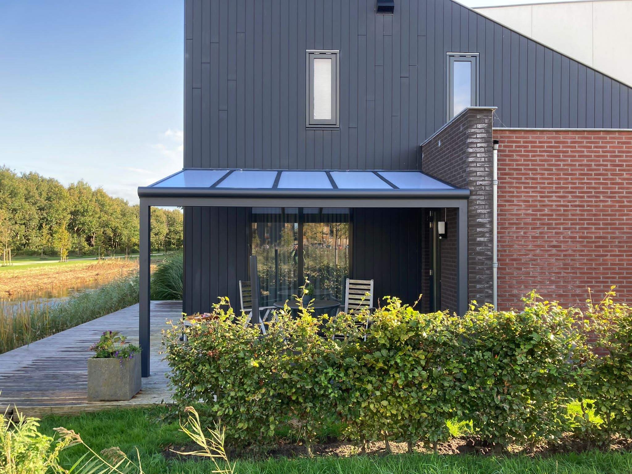 Standaard-overkapping-met-polycarbonaat